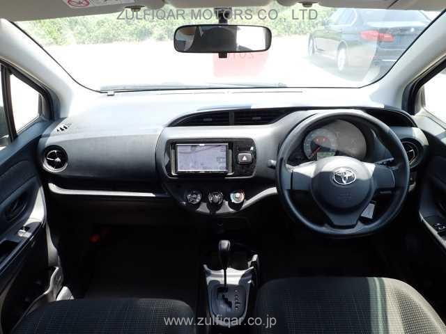 TOYOTA VITZ 2017 Image 3