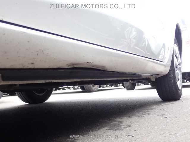 TOYOTA VITZ 2017 Image 9