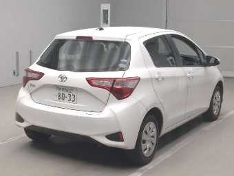 TOYOTA VITZ 2017 Image 2
