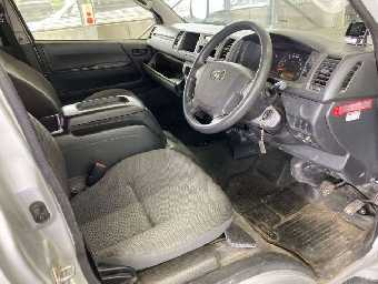 TOYOTA HIACE BUS 2016 Image 5