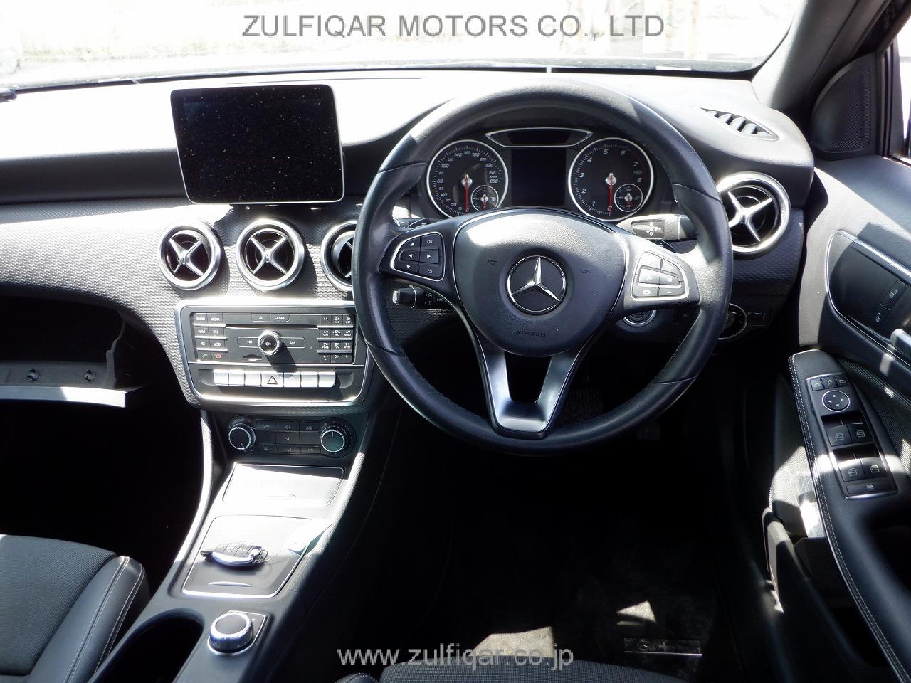 MERCEDES BENZ A CLASS 2017 Image 7