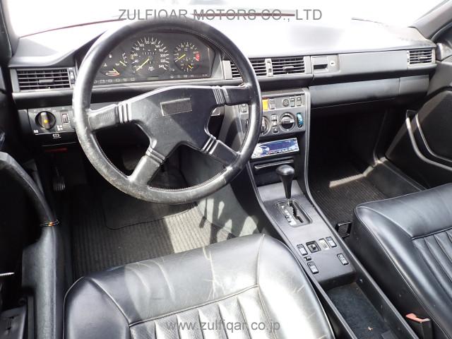 MERCEDES BENZ 300E 1990 Image 35