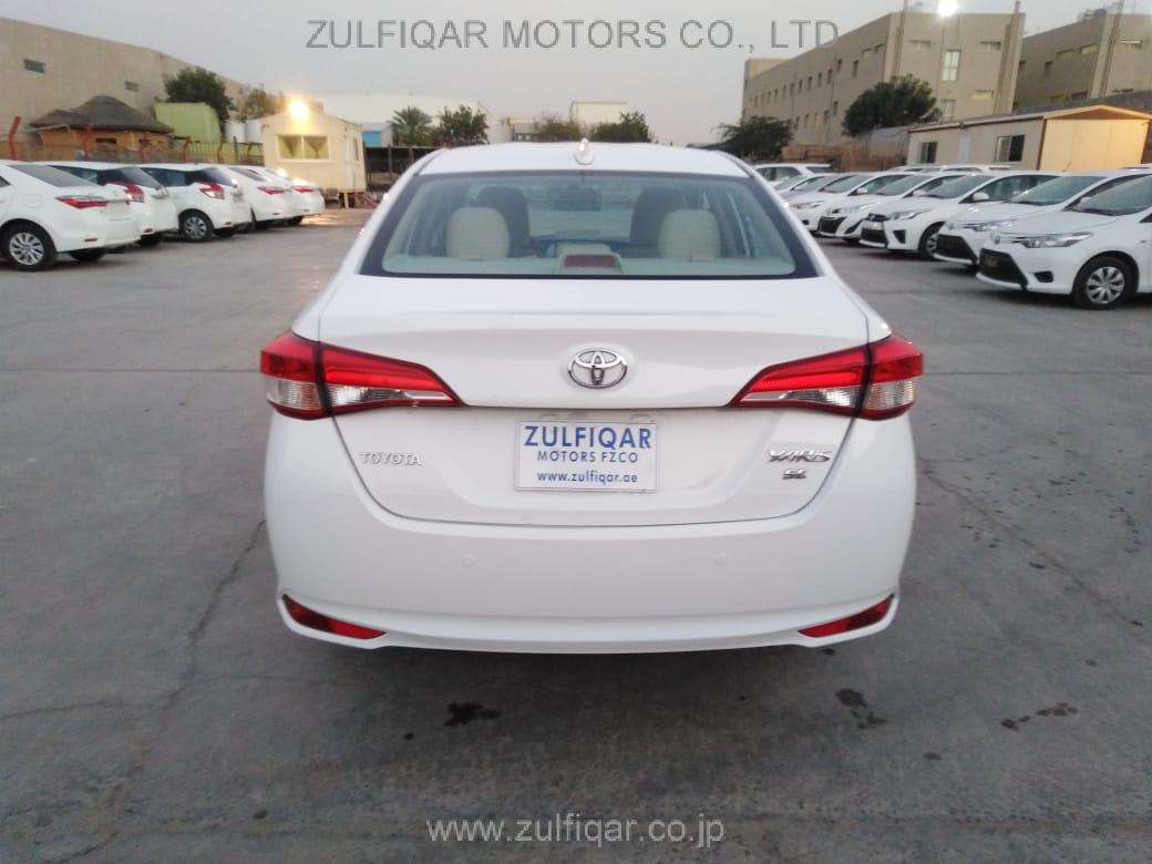 TOYOTA YARIS 2018 Image 8