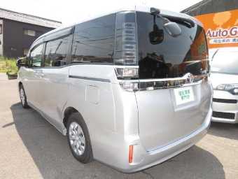 TOYOTA VOXY 2017 Image 17