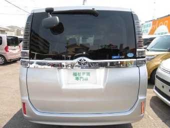 TOYOTA VOXY 2017 Image 19