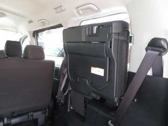 TOYOTA VOXY 2017 Image 28