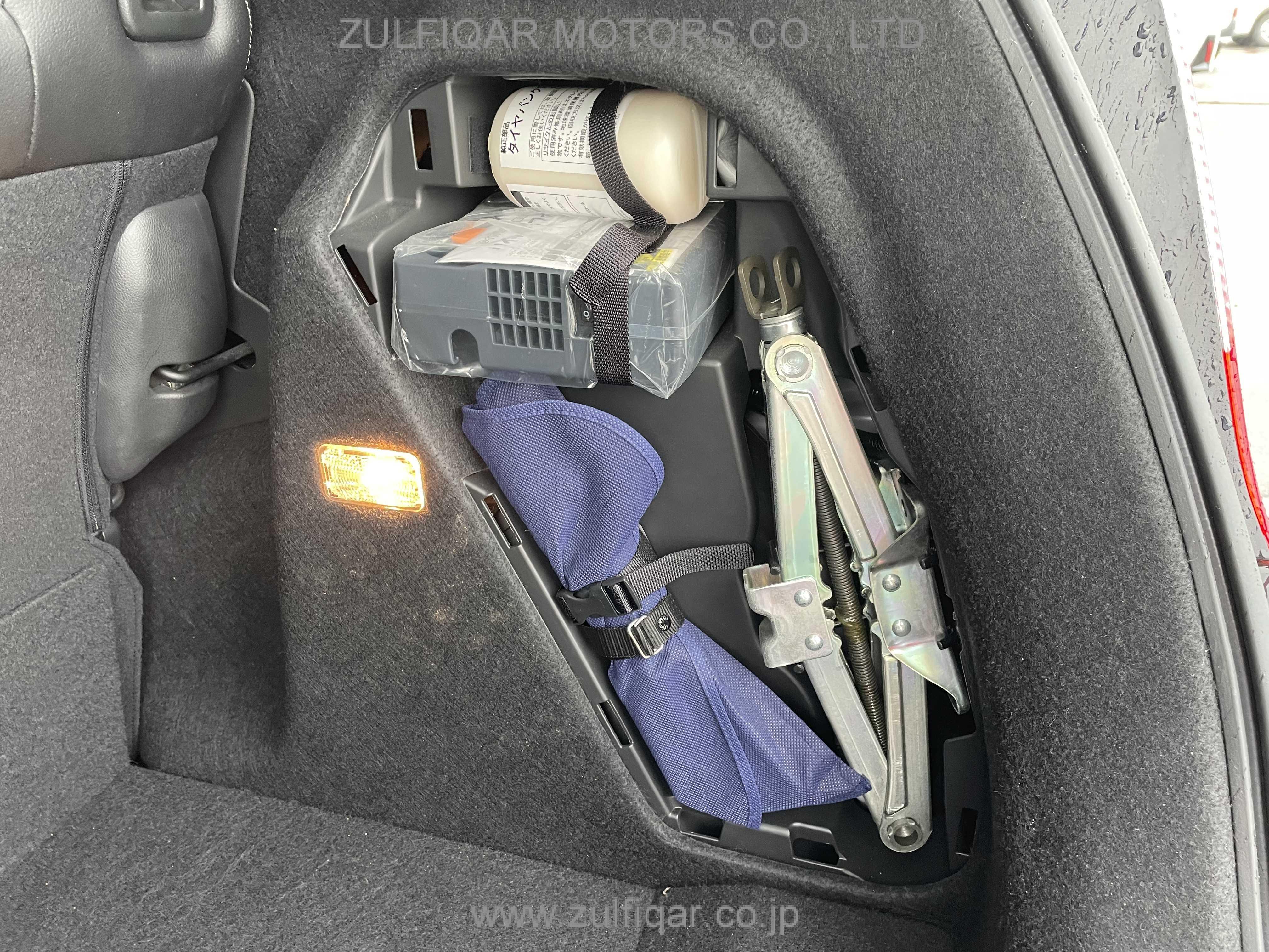 HONDA FIT HYBRID 2017 Image 12