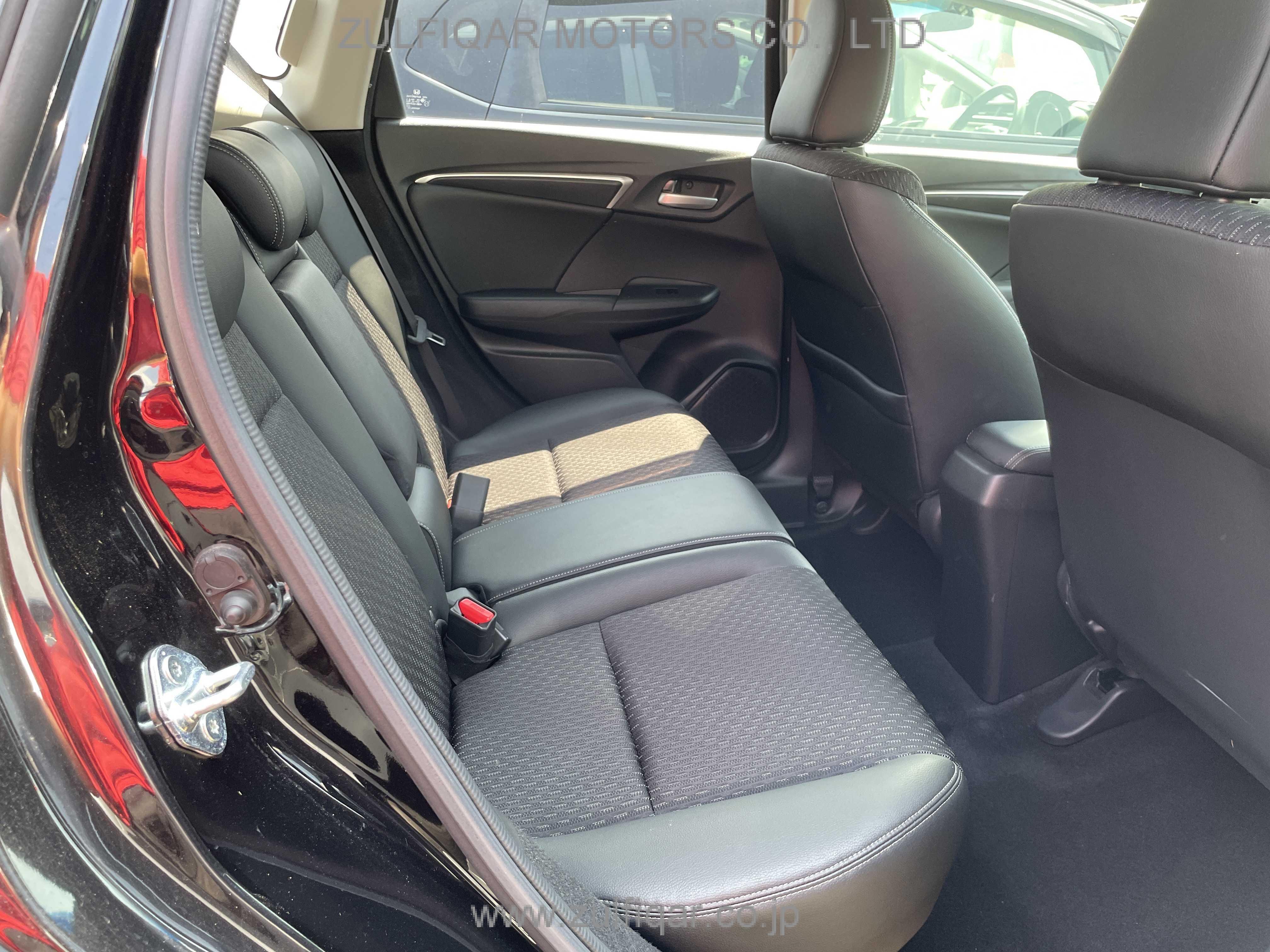 HONDA FIT HYBRID 2017 Image 6