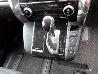 TOYOTA ALPHARD 2017 Image 12