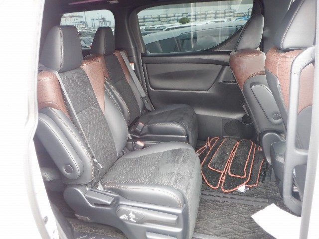 TOYOTA ALPHARD 2017 Image 21