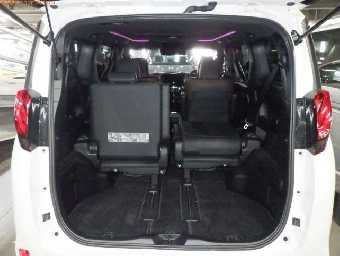 TOYOTA ALPHARD 2017 Image 9