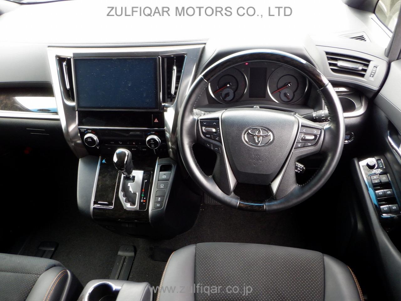 TOYOTA ALPHARD 2017 Image 10