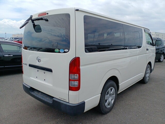 TOYOTA REGIUSACE 2017 Image 19