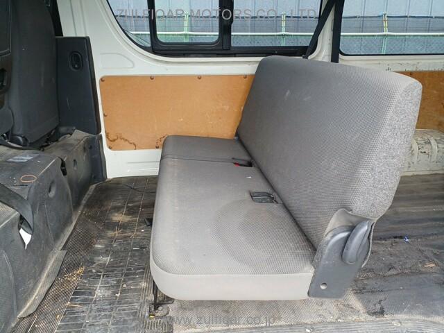 TOYOTA REGIUSACE 2017 Image 6