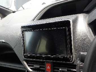 TOYOTA VOXY 2018 Image 11