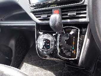 TOYOTA VOXY 2018 Image 12