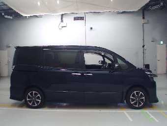 TOYOTA VOXY 2018 Image 3