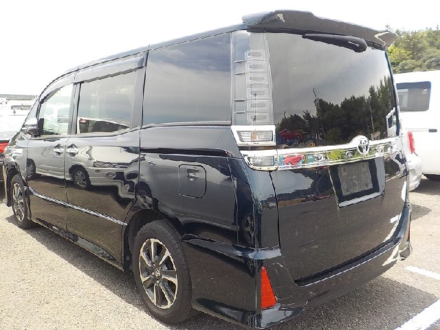 TOYOTA VOXY 2018 Image 27