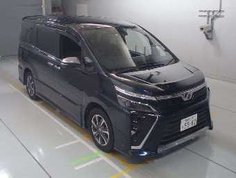 TOYOTA VOXY 2018 Image 4