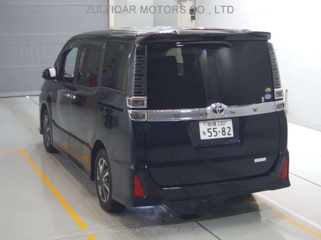 TOYOTA VOXY 2018 Image 6