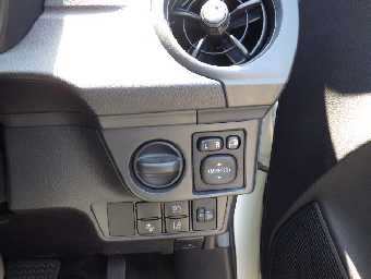 TOYOTA COROLLA FIELDER 2017 Image 11