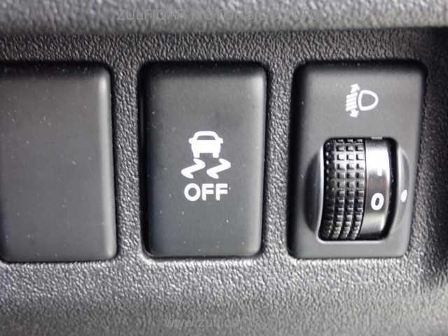 NISSAN MARCH 2017 Image 8