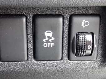 NISSAN MARCH 2017 Image 6