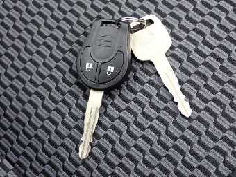 NISSAN MARCH 2017 Image 7