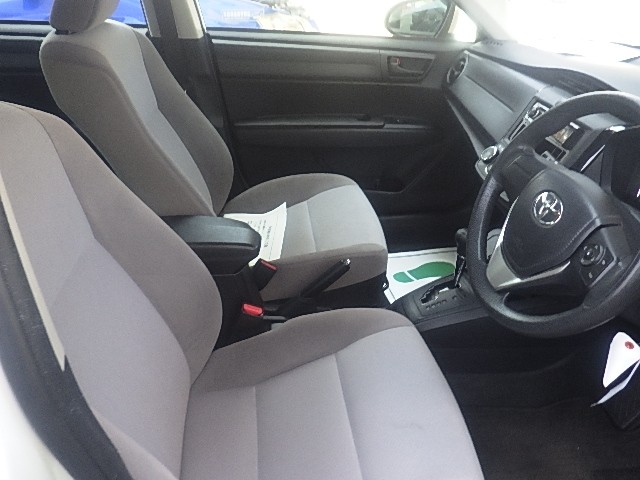 TOYOTA COROLLA AXIO 2017 Image 19