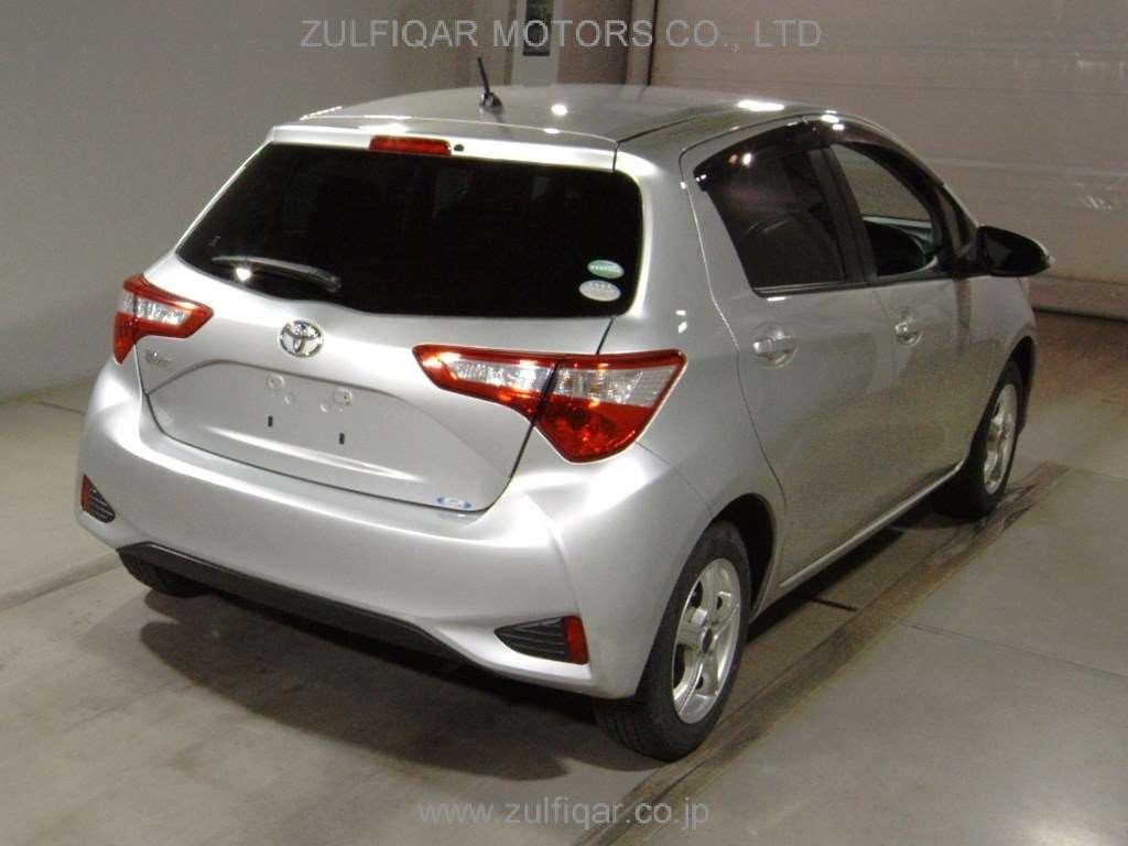 TOYOTA VITZ 2017 Image 2