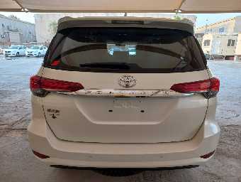 TOYOTA FORTUNER 2019 Image 4