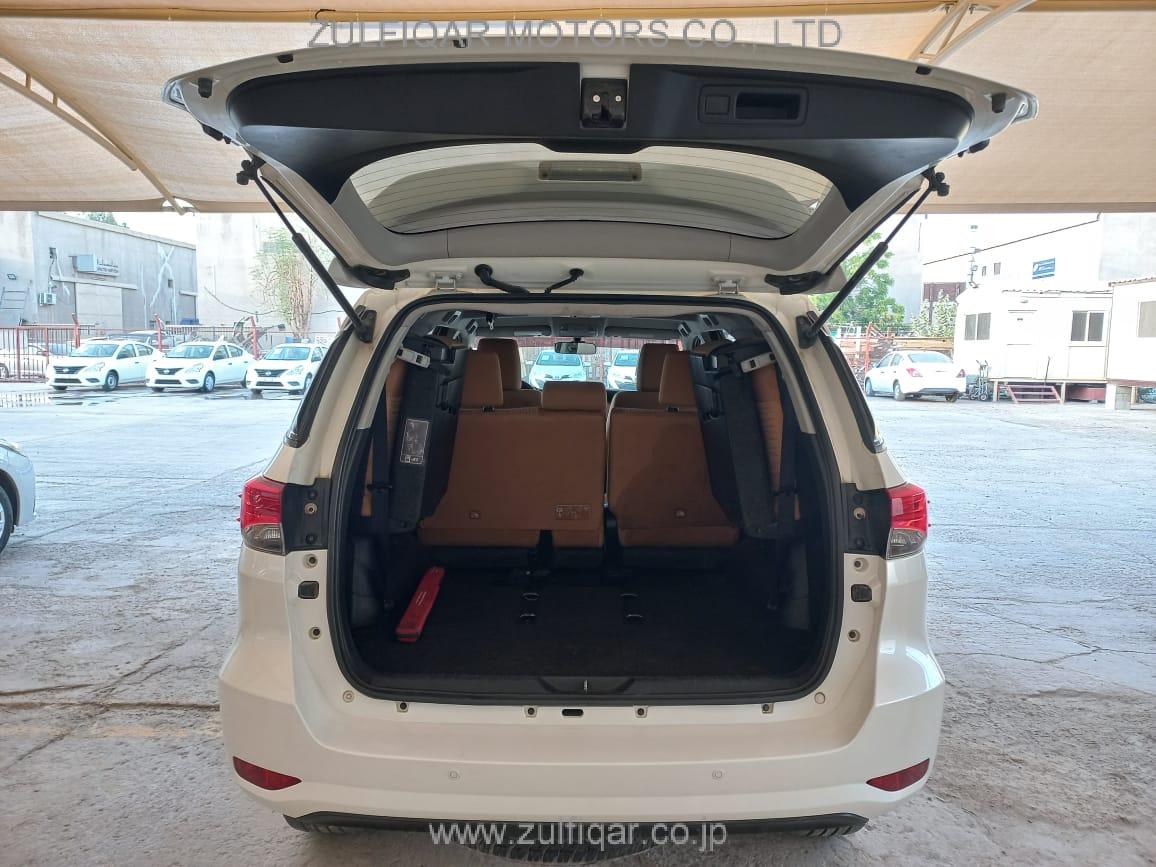 TOYOTA FORTUNER 2019 Image 10