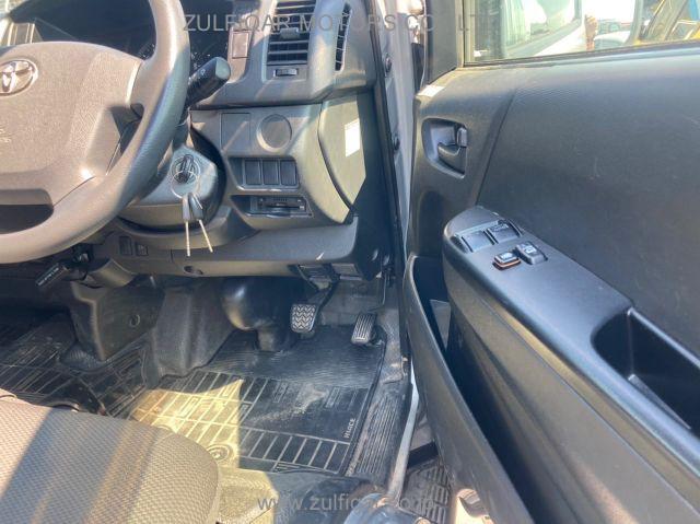 TOYOTA HIACE 2017 Image 12