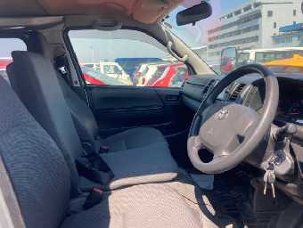 TOYOTA HIACE 2017 Image 3