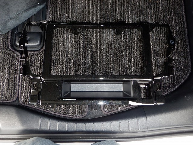 TOYOTA VELLFIRE 2017 Image 24