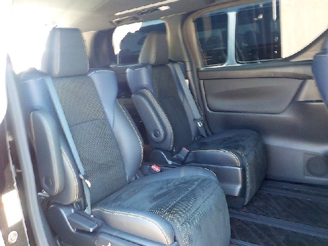 TOYOTA VELLFIRE 2017 Image 25