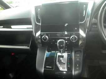 TOYOTA VELLFIRE 2017 Image 10