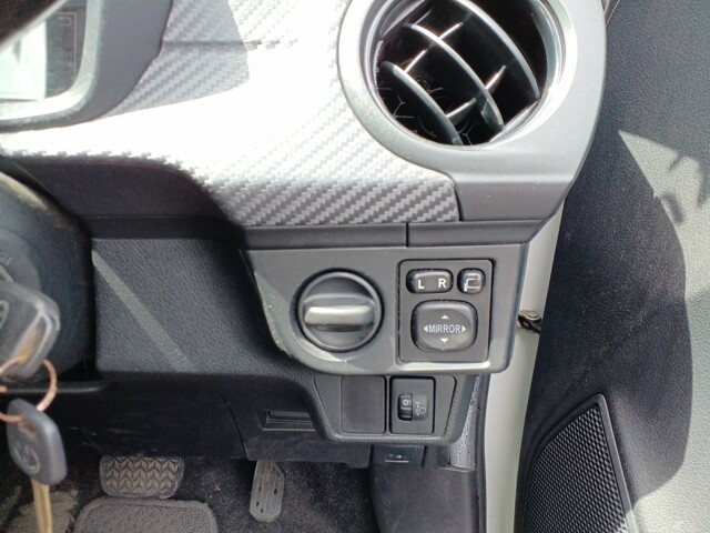 TOYOTA COROLLA FIELDER 2015 Image 32