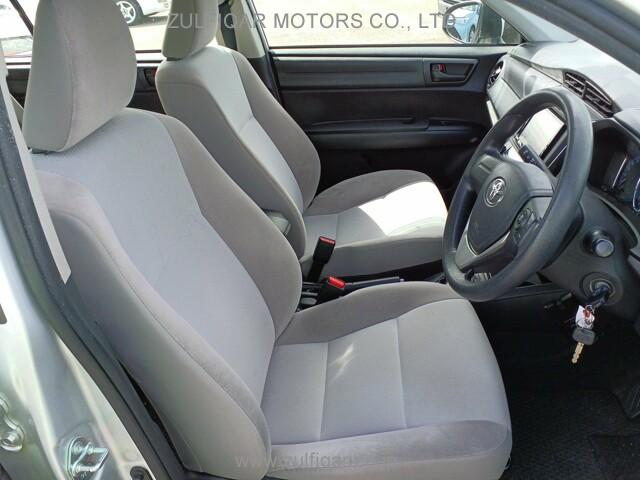 TOYOTA COROLLA AXIO 2015 Image 10