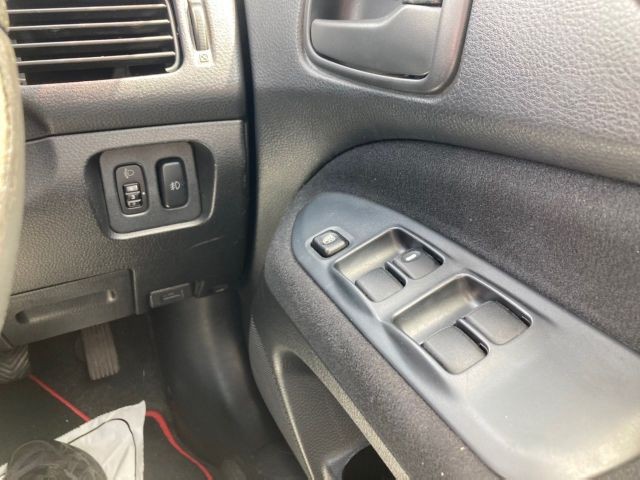 MITSUBISHI LANCER 2001 Image 29