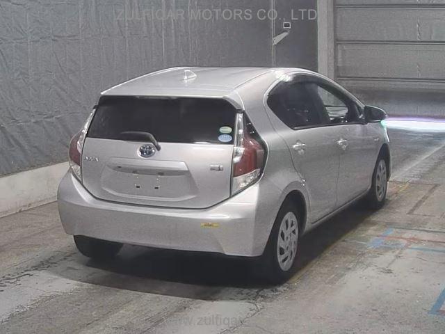 TOYOTA AQUA 2017 Image 2