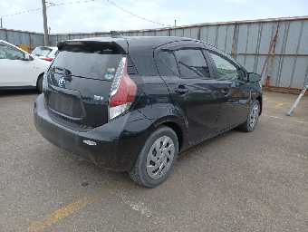 TOYOTA AQUA 2017 Image 2