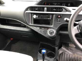 TOYOTA AQUA 2017 Image 7