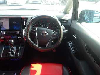 TOYOTA ALPHARD 2018 Image 8