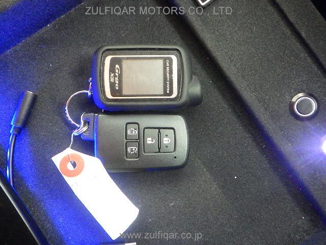 TOYOTA ALPHARD 2018 Image 9