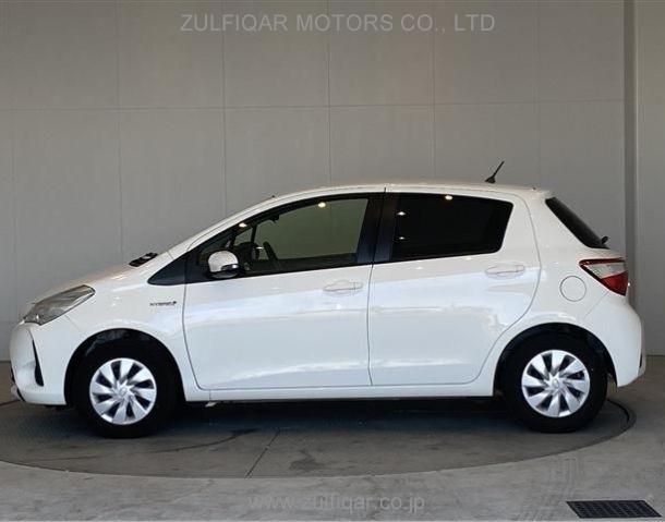 TOYOTA VITZ 2018 Image 11