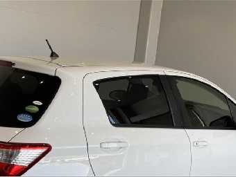 TOYOTA VITZ 2018 Image 13