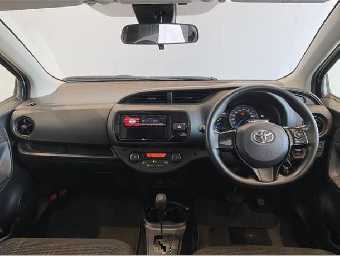 TOYOTA VITZ 2018 Image 3