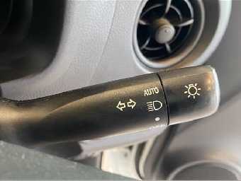 TOYOTA VITZ 2018 Image 17