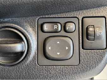 TOYOTA VITZ 2018 Image 18